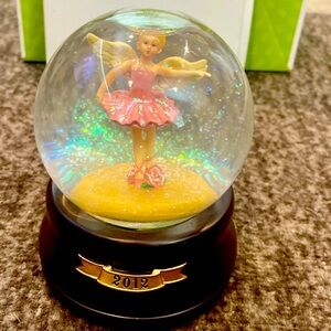 Mingfuxin vintage ballerina, fully functioning, snow globe music.